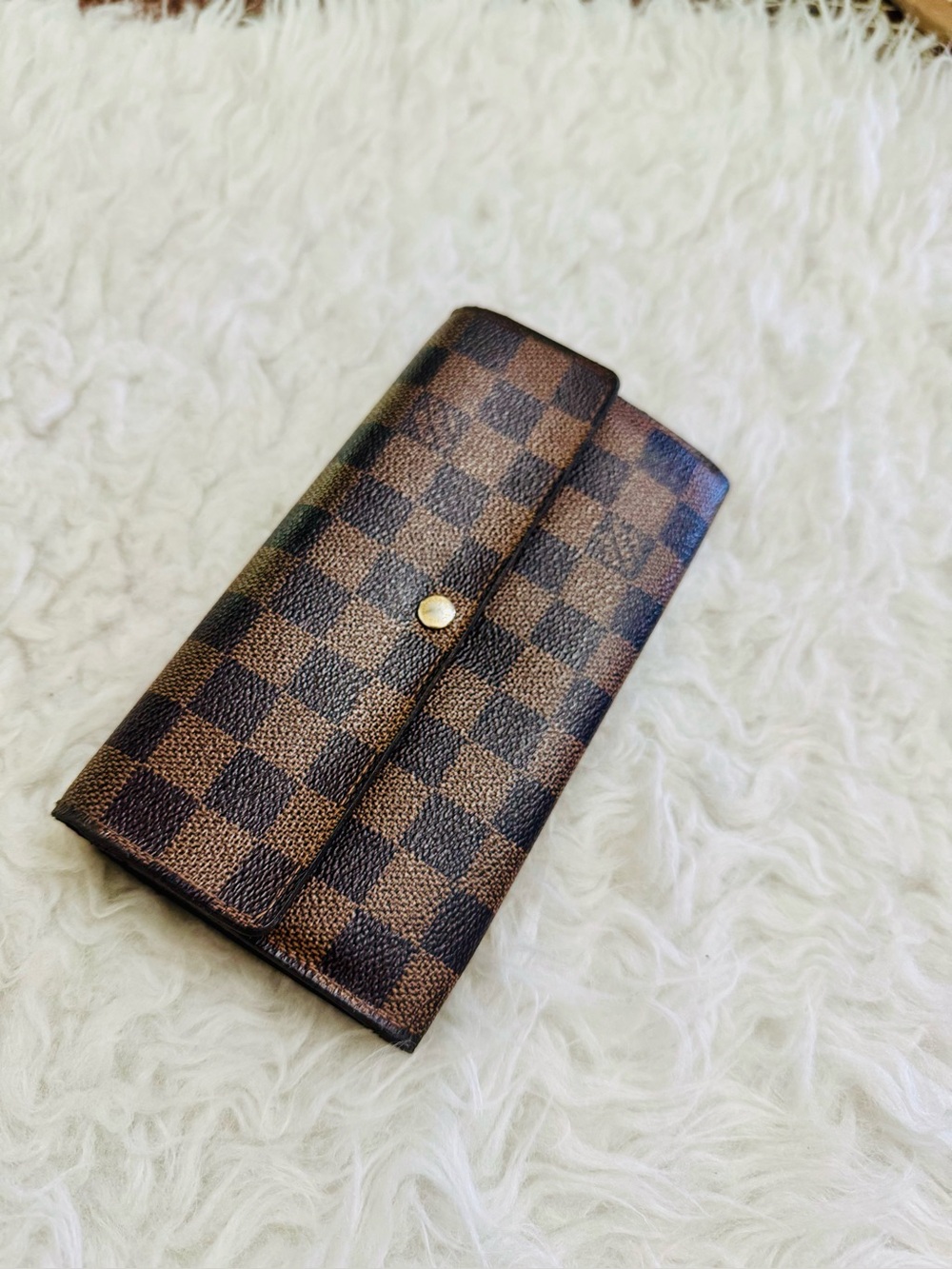 Louis Vuitton Sara Damier Ebene Wallet with Gold Snap